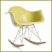 A képen: Eames Plastic Armchair RAR modell a Vitra-tól, tervező: Eames Charles, Eames Ray