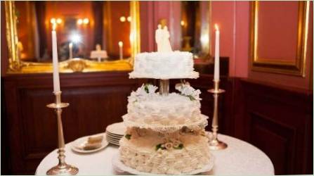 Esküvői háromszintű torta: szokatlan ötletek és tippek választotta