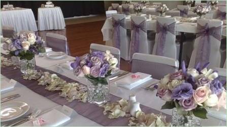 Az esküvői asztal dekorációjának hangja