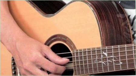 Mi az arpeggio a gitáron, és hogyan kell játszani?
