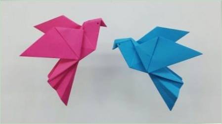 Hogyan hajtsunk végre origami-t a papírból ragasztás nélkül?