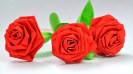 Origami létrehozása rózsák formájában