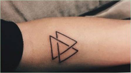 Tattoo három háromszögek 