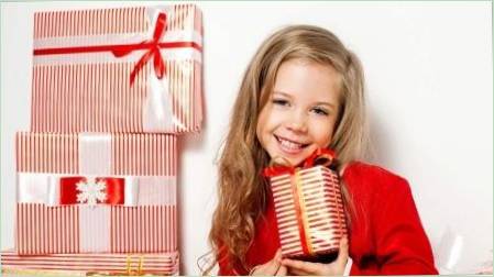 Hogyan válasszunk ajándékot egy lánynak 8 év az új évre?